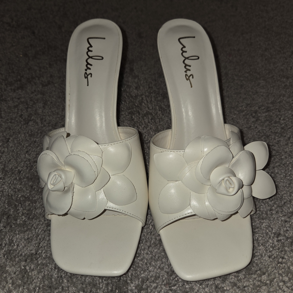 Lulu's White Floral Women's Mules